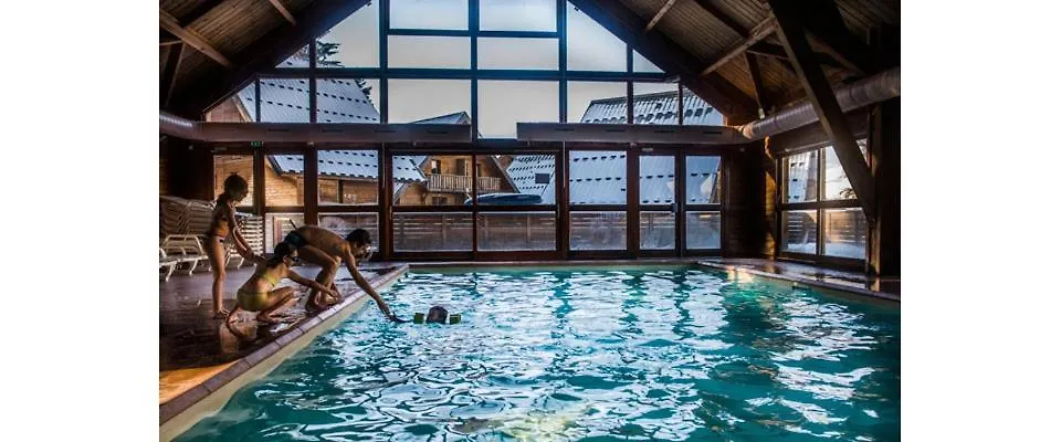 Petit Chalet 5 Pers Piscine Sauna 2 Chambres Le Devoluy
